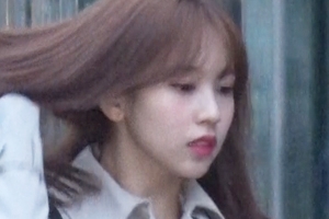 트와이스 미나, 부축 받으며 입국-눈물까지 “현재 상태는?”