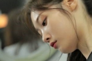 ‘세빌리아의 이발사’ K뷰티 전파하는 정채연 ‘능숙한 손놀림’