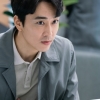‘위대한 쇼’ 송승헌, 첫 촬영컷 공개 ‘정치인→밑바닥’ 극과극 변신