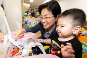 은평 전통시장 가면 아이 맡기고 장 본다