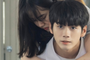 ‘열여덟의 순간’ 김향기 업은 옹성우 ‘심쿵 모먼트’