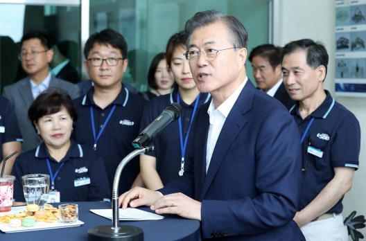 “극일에 자신감 가지자”…문 대통령, 日 ‘경제보복’ 이후 첫 행보