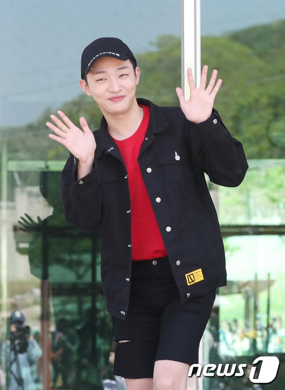 워너원 데뷔 2주년 윤지성