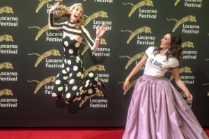 [포토] ‘이런 레드카펫 포즈는 없었다?’