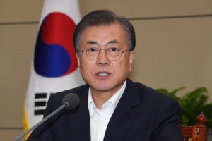 문 대통령 “일본 경제보복 대응, 감정적이어선 안 돼” [전문]