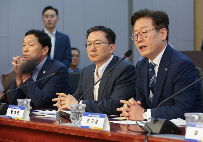 13일 국회에서 열린 ’개발이익 도민환원제’ 토론회에서 이재명 경기지사가 ‘개발이익 환원제’ 도입을 강조하고 있다. 경기도 제공 