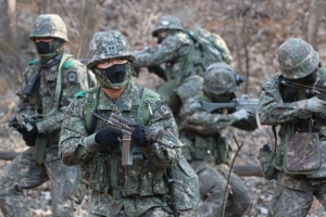 병장 월급 2022년까지 67만원…숙련간부 위주로 병력구조 재편