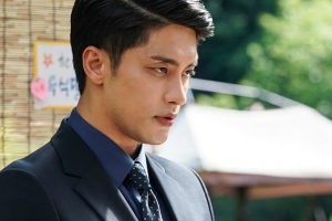 ‘레벨업’ 성훈, 이런 눈빛 처음이야 ‘누구 만났길래?’