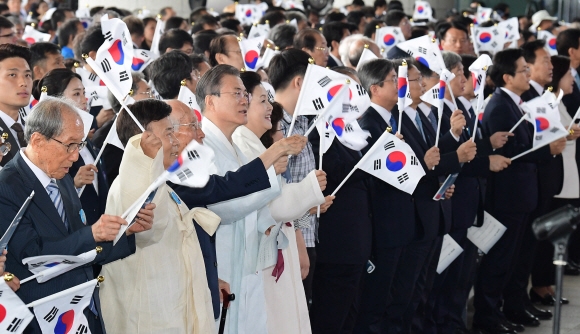 15년 만에 독립기념관에서 경축식