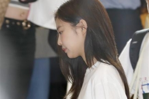 [포토] 제니, 청순과 섹시를 넘나드는 매력녀