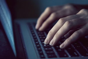 SNS에 ‘도도맘’ 비하글 올린 40대 블로거 법정구속