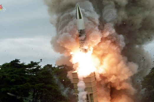 북한, 또 ‘새 무기’ 시험사격…북한판 에이태킴스 추정