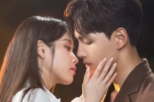 ‘호텔 델루나’ 이지은♥여진구, 키스 1초전 포착 ‘애틋한 키스’