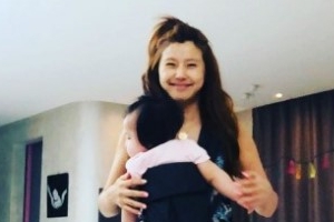 이윤미, 육아 일상 공개 “둘째딸 실수로 112 전화, 사과 후 상황 설명”