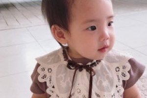 유진♥기태영, 둘째딸 공개 “첫째 로희와 깜찍 포즈”