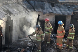 48년 된 여인숙 화재··· 폐지 주워 연명하던 노인들 덮쳤다