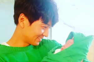 ‘서수연 ♥’ 이필모, 아들 사진 공개 “건강히만 자라다오”