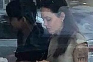 안젤리나 졸리 아들 매덕스, 서울 포착 ‘뭐 했나 봤더니..’