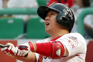 연패탈출 이끈 투타 에이스… SK 시즌 75승 안착