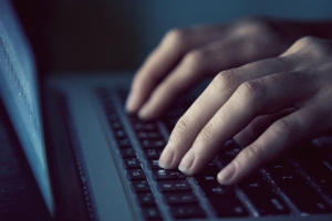 매크로 쓴 朴 지지자 2명 불구속 기소