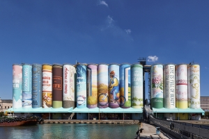 ‘세계 최대’ 인천항 곡물저장고 벽화 또 디자인상 수상