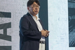 ‘빅히트’ 방시혁 “상반기 매출만 2001억 원..불편 바꿔나갈 것”