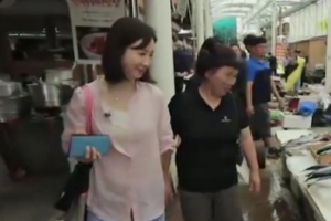 ‘자연스럽게’ 전인화, 구례 5일장 투어 “시골장터도 런웨이로”