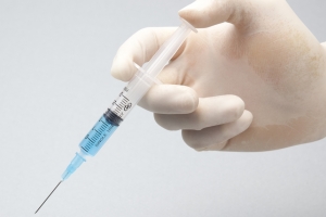 “남친 아버지가 눈 감으라더니 마약주사” 경찰 추적 중