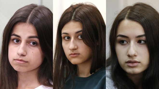 가정폭력을 일삼은 아버지를 잔인하게 살해해 러시아 사회에 격렬한 논란을 일으킨 하차투리안 세 자매. 왼쪽부터 안젤리나(당시 18), 마리아(당시 17), 크레스티나(19) AFP 자료사진 