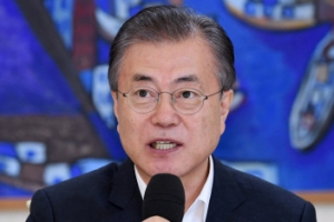 문 대통령, 서울대·부산대 등 국립대 총장들에 “교육의 힘” 강조