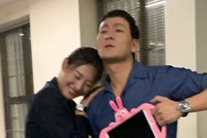 ‘차민근♥’ 수현 근황, 듬직 어깨에 기대 ‘웃음꽃 활짝’[EN스타]