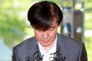 조국 “입학부정 가짜뉴스 생각 변함 없다…국민청문회 열리면 출석”