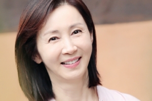 ‘자연스럽게’ 전인화, 방송 최초 민낯 공개 “굴욕 없는 청초함”