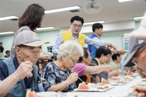 “24년 변함없는 사랑 고맙습니다” 강동, 10만 천사에 인센티브 준다