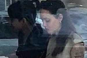 안젤리나 졸리, 아들 매덕스 헤어지며 공항에서 눈물