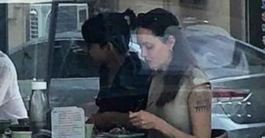 안젤리나졸리 눈물