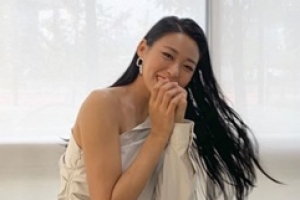 설현, 미모 만큼 돋보이는 미소 “음소거 웃음” [EN스타]