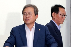 조국 청문회 ‘가족 증인 출석’ 놓고 여야 충돌…합의 일단 불발