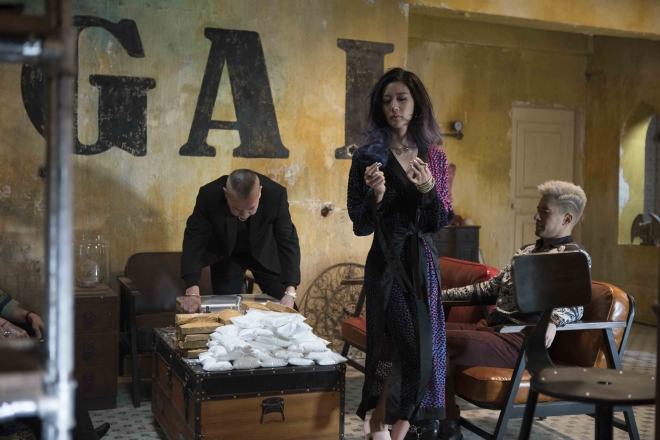 클라라, ‘침입자들’