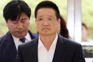 윤중천, 공소사실 12개 중 5가지만 유죄… “여론 영향 안 받은 재판부에 경의”