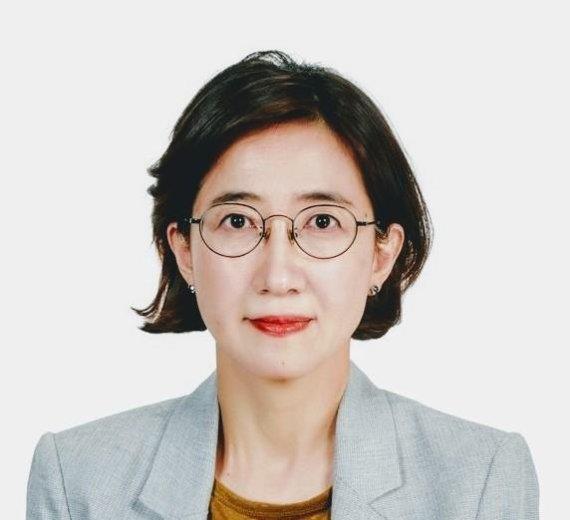 정부헤드헌팅으로 새 금융위원회 대변인에 임명된 서정아 전 서울신문 기자.