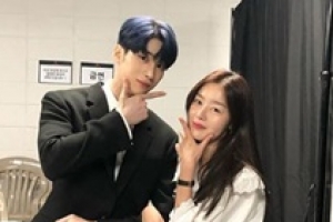 엑스원 한승우와 인증샷 찍은 누나 한선화 “축하한다 동생아♥”