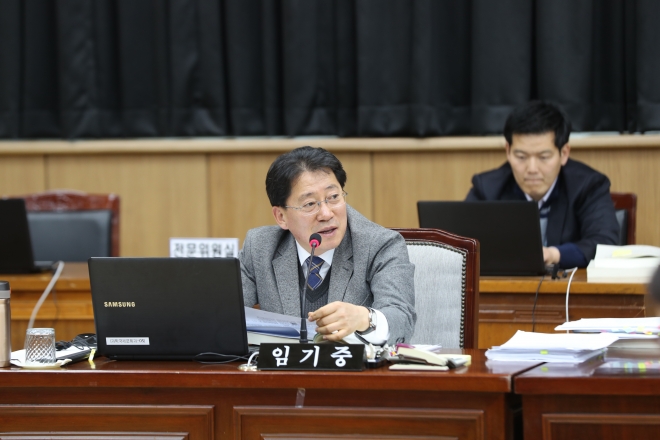 지난달 의원직을 상실한 임기중 도의원