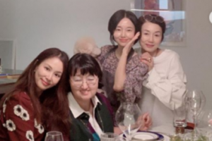 고소영, 이정현 집들이 인증샷 공개 “잘 살고 있는 정현”