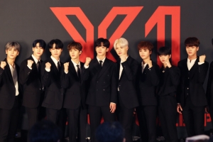 “립싱크 대실수·송유빈 백보컬”… “당당해지겠다”던 엑스원(X1)의 데뷔 쇼콘