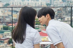 TV 대신 스마트폰 타고… ‘하이틴 로맨스’가 돌아왔다