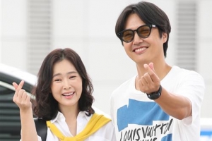 [포토] 윤상현-메이비 ‘러블리 손하트’