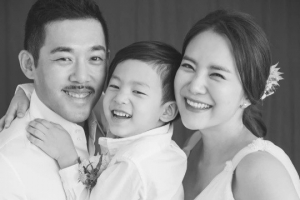 유하나 만삭사진 공개 “사진처럼 웃는 날이 가득하길” [EN스타]