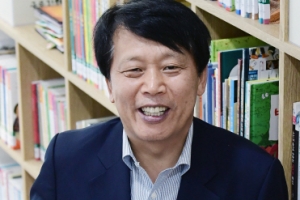 “최초 100호 도서관…날개 단 스마트시티…지식문화도시 착착”