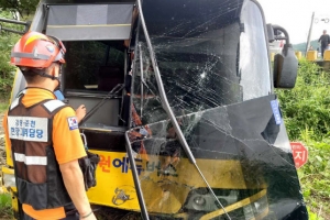 [포토] ‘등굣길 사고난 통학버스’